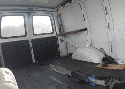 2011 Chevrolet Express 2500 Work Van z USA, uszkodzony, nr VIN 1GCWGFCA6B1113316